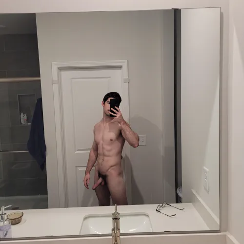 [28] Feels great to be nude bros