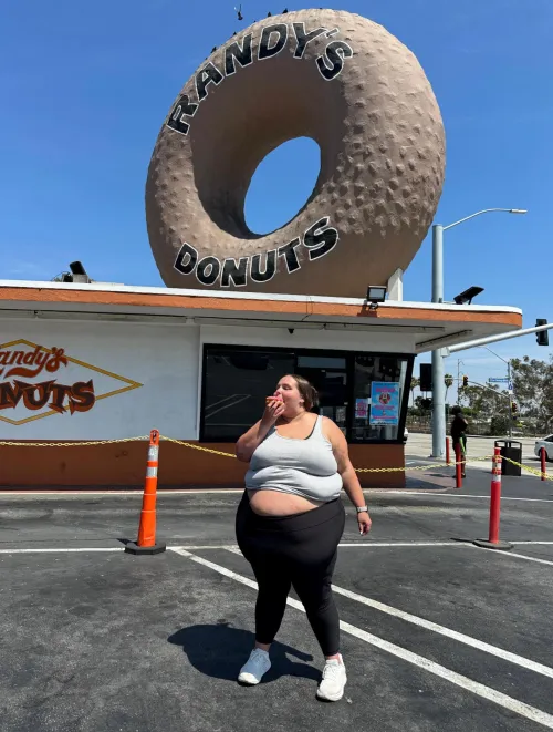 am i too big for being 22? (500lbs  )