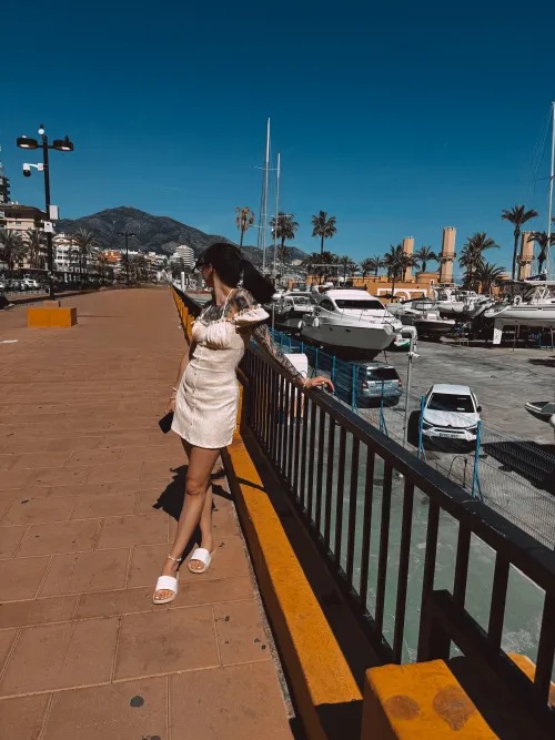 Betas working hard just to eat noodles while relapsing for my cute summer dresses