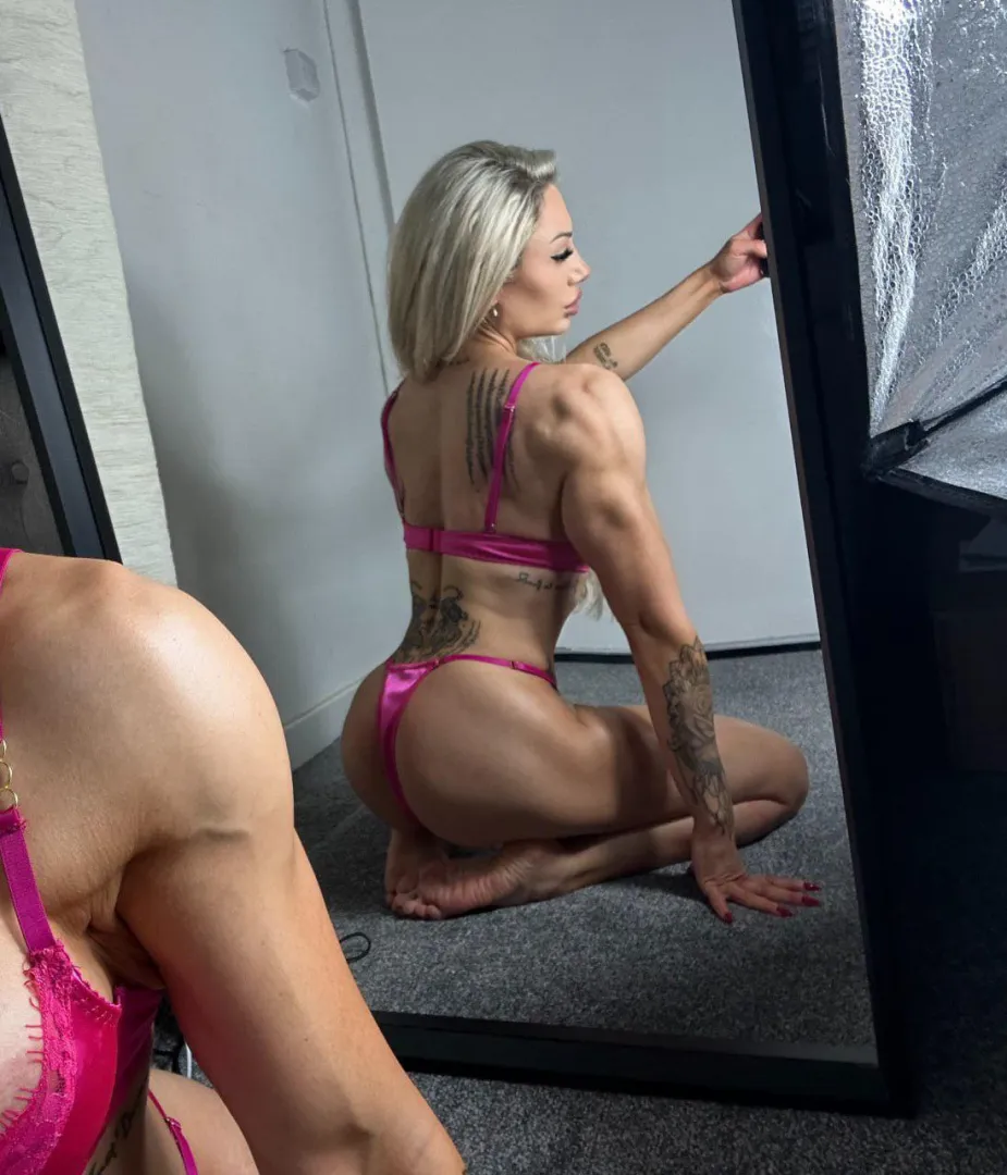 Can I be ur bimbo doll