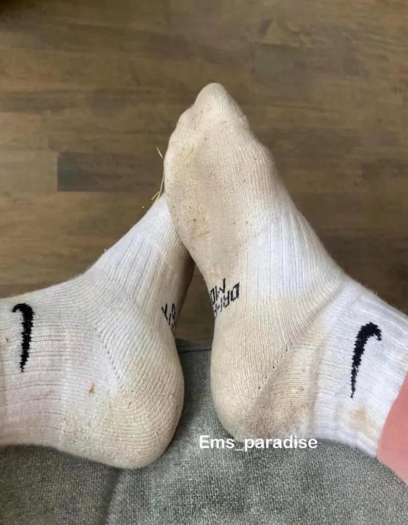 Ever smelled a marathon runner’s socks or shoes? here’s your chance! ‍♀️NIKE pairs available!