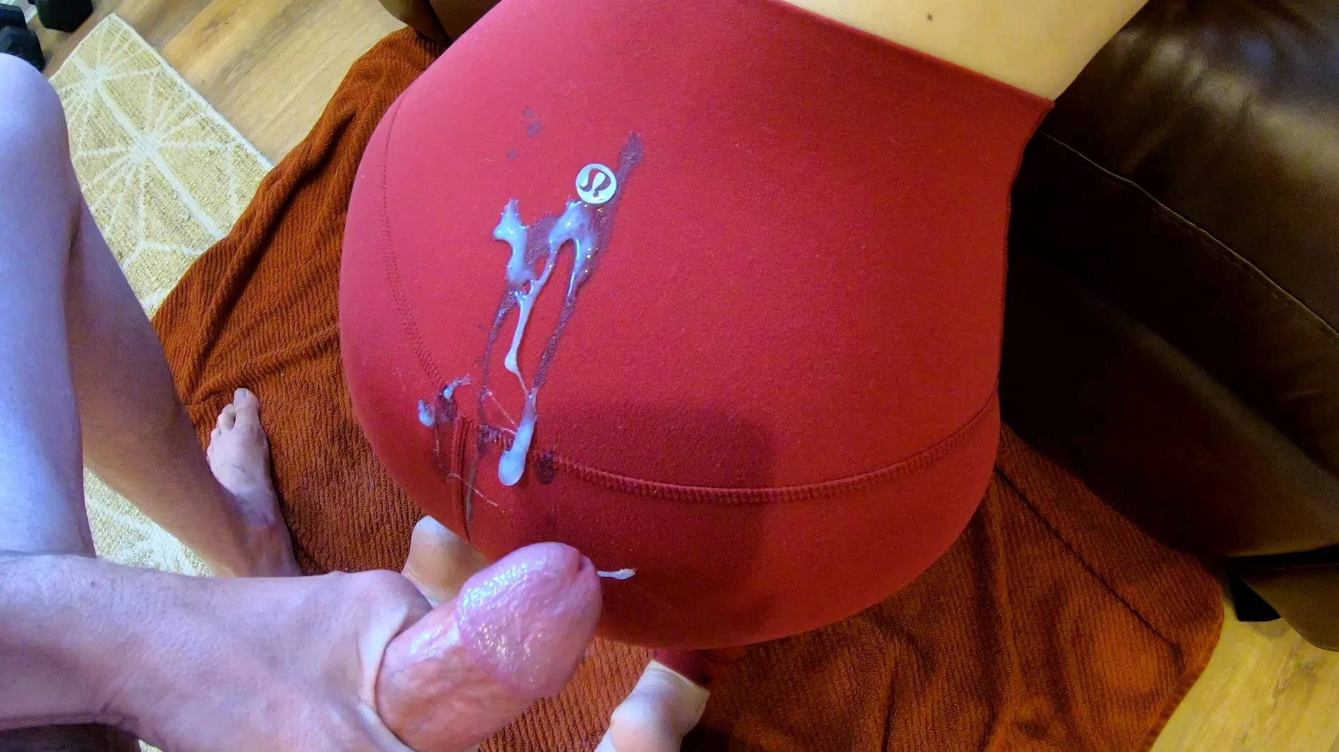 Happy MILF Monday, my step mom cam home from teaching Yoga class and let me CUM on her Lululemon leggings