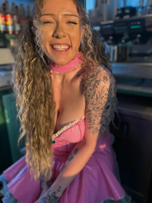 Insta: queenbeeof503 !!Guest Barista at Chrome girls 2 and Bombshell Bikini Coffee Portland Oregon