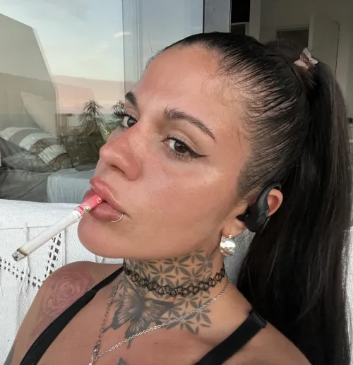 Me encanta fumar y ponerte cachondo