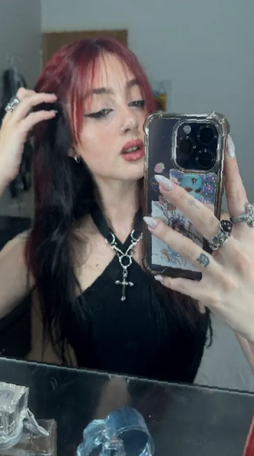 Need a host tn, kinda horny + sipping lmao active on instta rn: .Iunabowtie'.