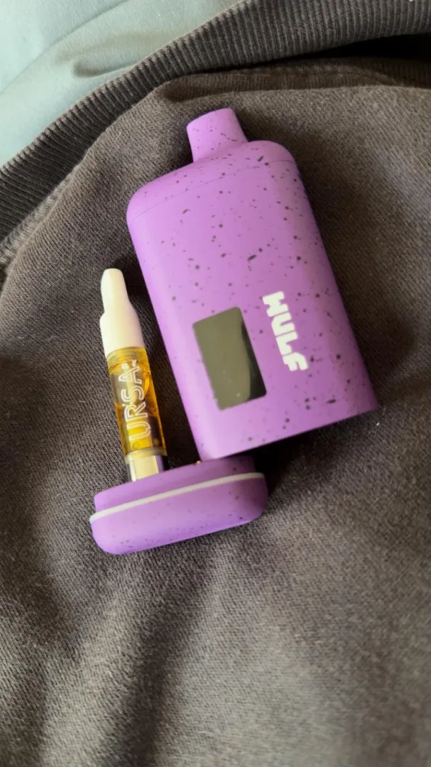 What poison are yall vaping on? (URSA - solvent rosin cart PAPAYA )