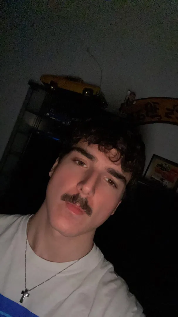 21 Straight getting faded looking for similar bros US only hmu