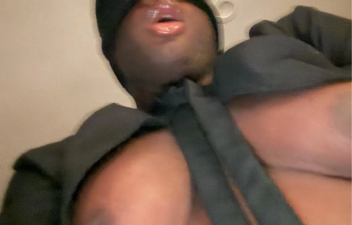 [25] sloppy throat for str8/married men