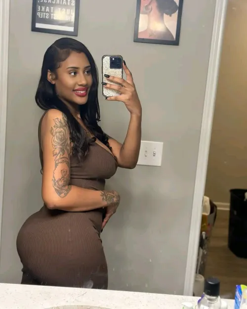 27F Available for meet, are you you down, then send a DM