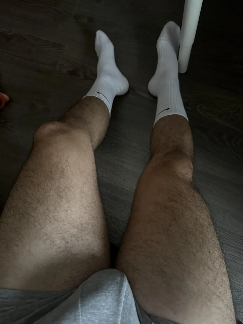 (28) Socks and bulge