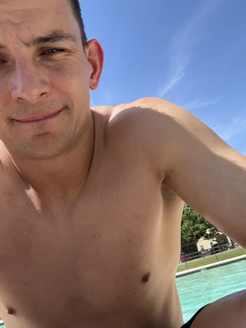 35 m in Tyler looking for couples and females