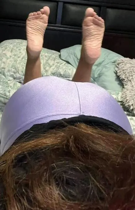 A nice serving of Tiny wrinkly soles with a side of Big, Round latina booty. Bon appetit