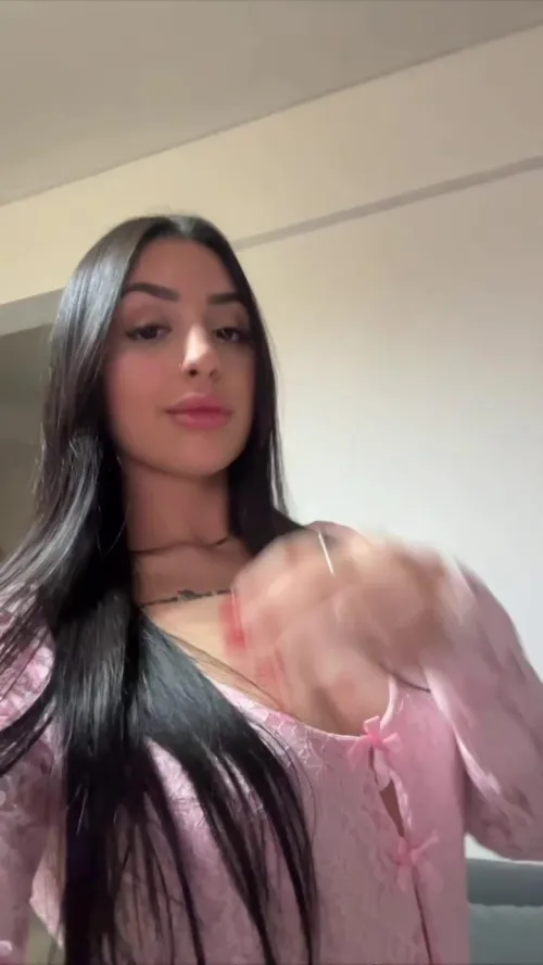 bored af, hmu if you’re free to vibe