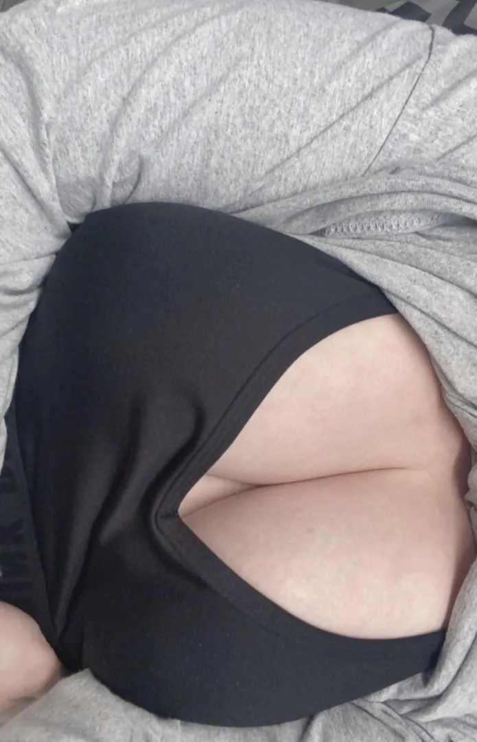 Empty your wallet for me baby 