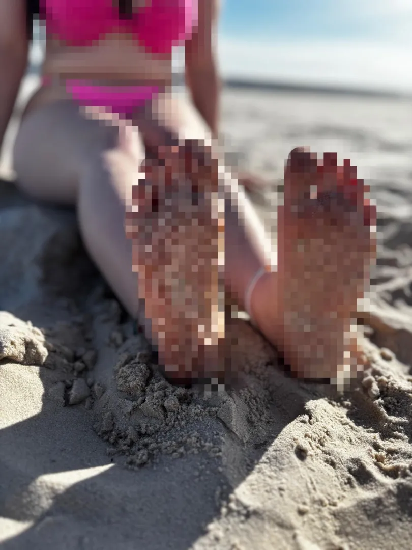 for my little pervs that like to pump to pixelated feet