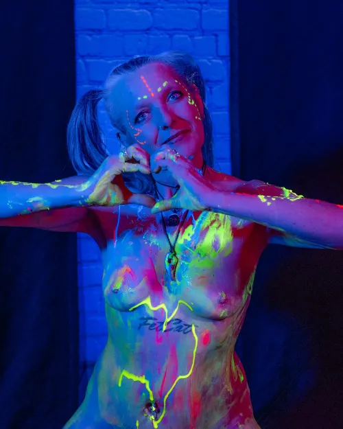 Got my glow on today... ok yea, my jikes suck. Just like me (f) - Luv ya