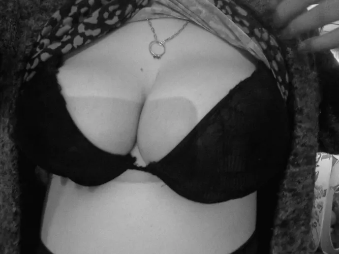 I like this colour better on me anyway