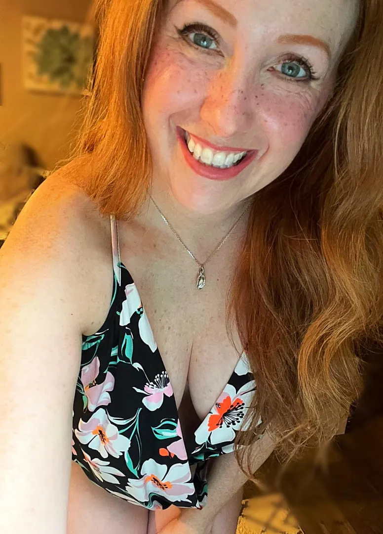 I love this downblouse top