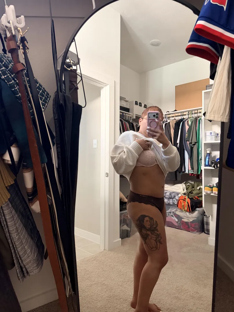 (Location) Dallas, TX - 33 F - make me moan so loud the room feels haunted