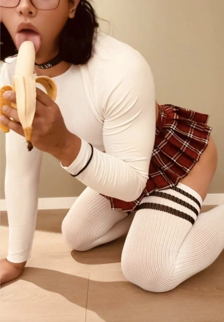 m23 sissy schoolgirl looking to learn how to be a good slut ;) host or travel x Brisbane