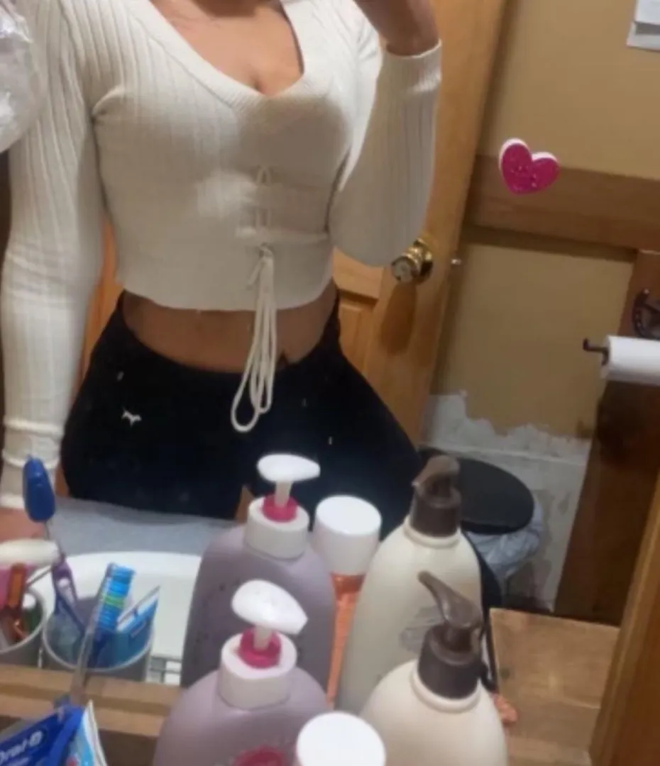 M28 F28 couple looking for other couples from Danbury Ct completely new to all of this decided to get into it today haven’t done anything yet but looking to spice things up