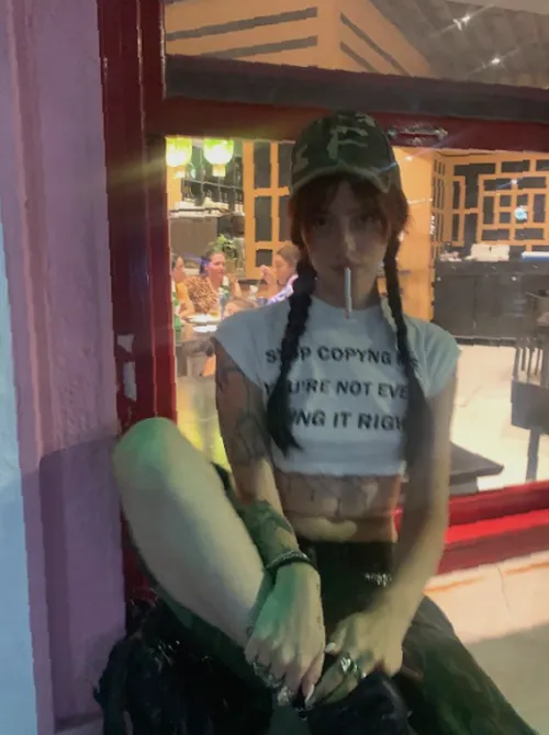 need someone that can provide hosting — i answer faster on Teeleg: lunasugarplum