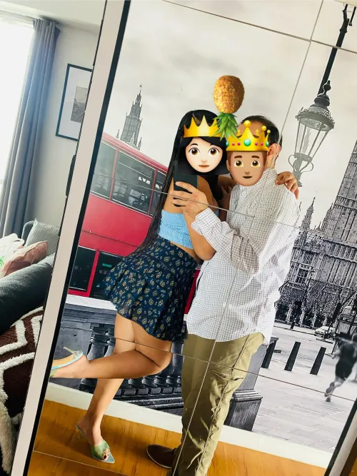 Saturday Night Hosting & Looking