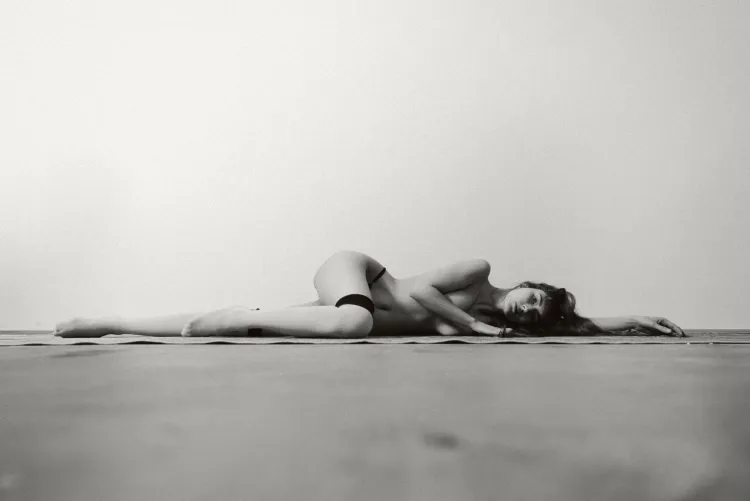 Veronica's Dunes Studio photography by me [Canon R6 + rf 28-70 f2.8]