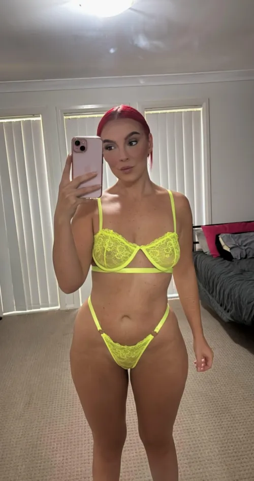 Who wants to taste a redhead milf?