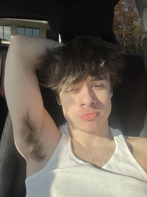 y’all accept hairy pit twinks here?