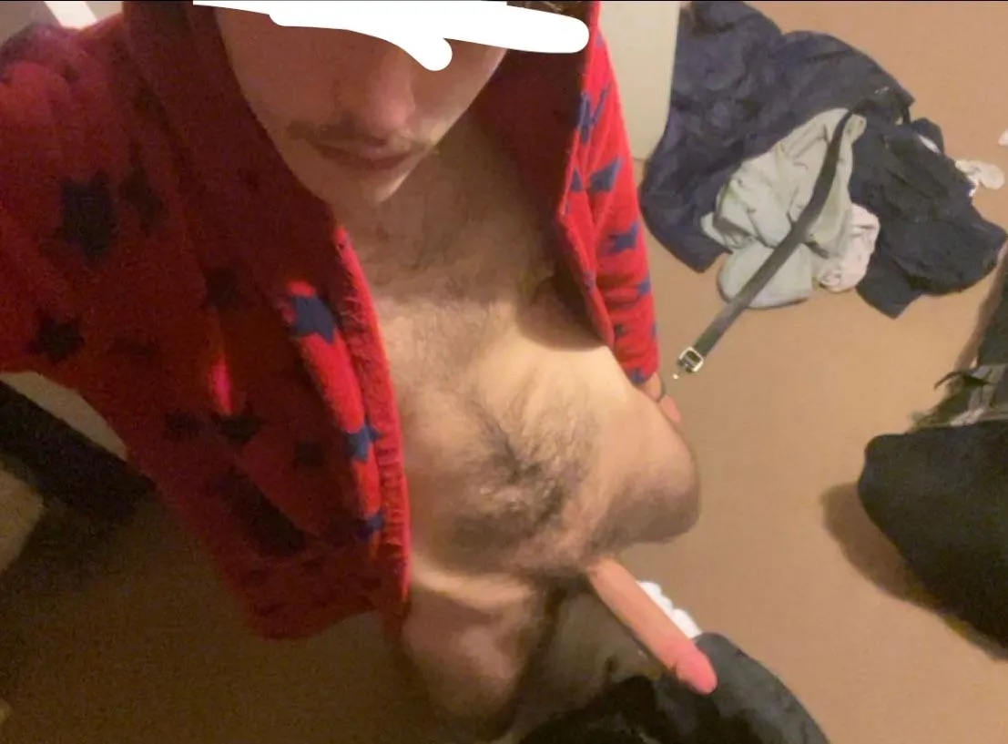 18 - upvote if i’m bigger dm to compare