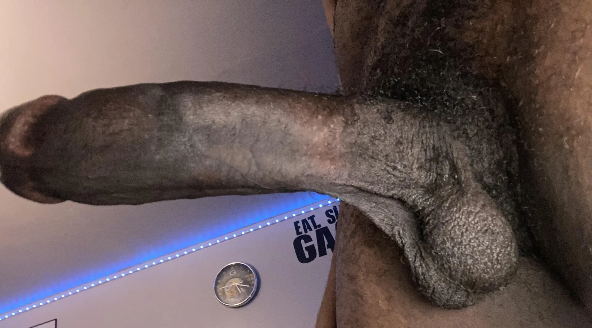 Age:19 dick hard asf standing straight up♠️