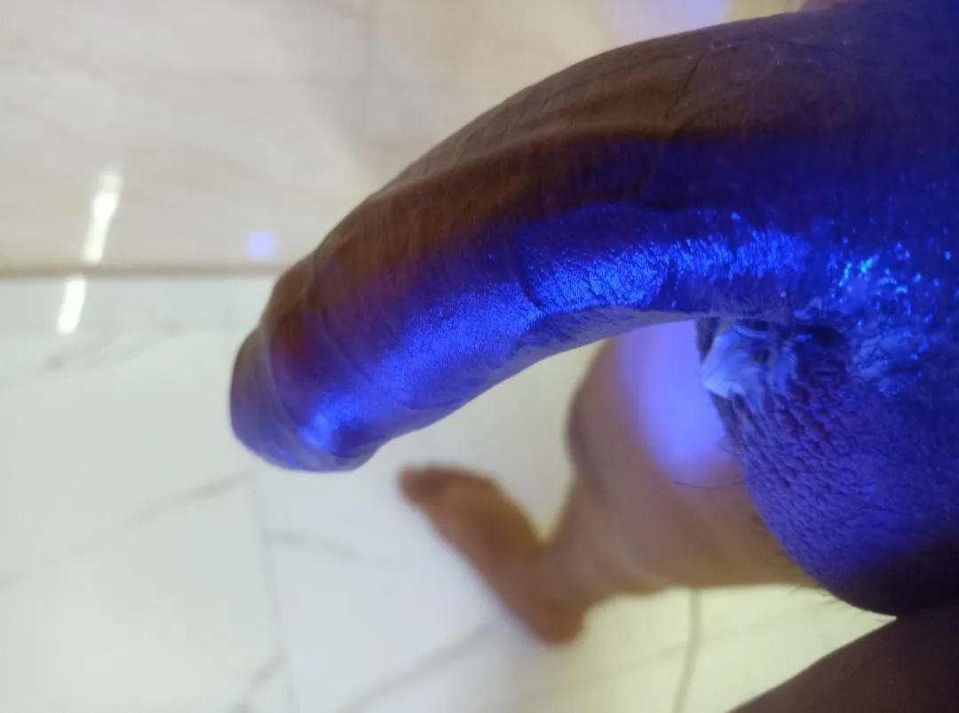 Any grl need space to live in west delhi dm urgent