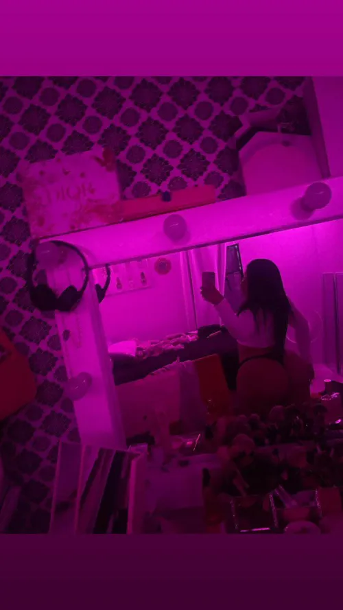 Arrow up if you’re in LosAngeles, 20f Recently Divorced Looking for a pussy eater, who’s nearby?