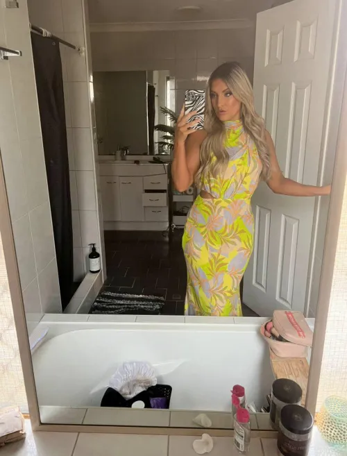 Aussie slut craving public fuck, yay or nay?