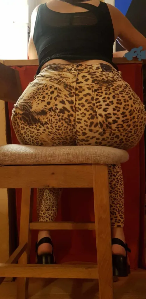 Couple candau 30 ans à la recherche d'un bull bien pervers (PARIS)