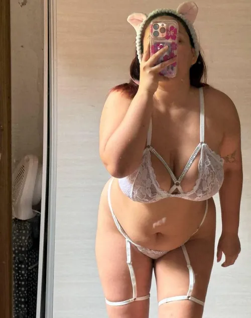 do you think curvy girls can be sexy?