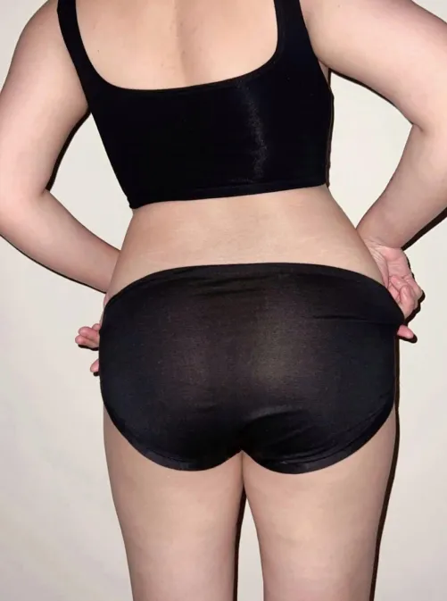 From behind my curves hit different 