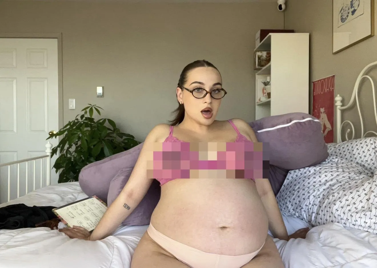 hot & pregnant is there anything better?