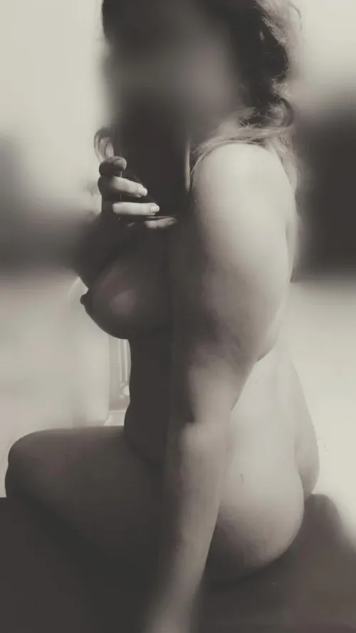 If you are Bangladeshi living in Germany, or Europe, lets talk.. Lets Vibe and have some fun in April..