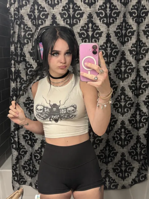 i’m shy but love metal, still date me?