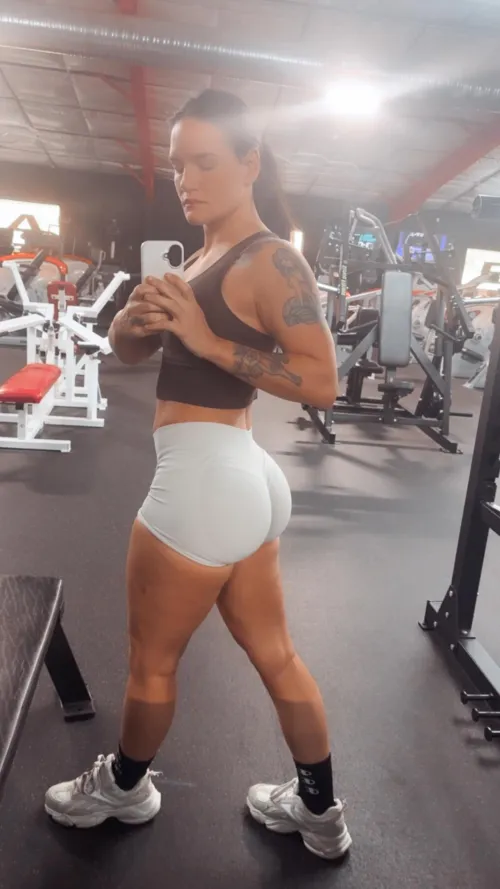 (Oc) - not sure if I like the tight shorts