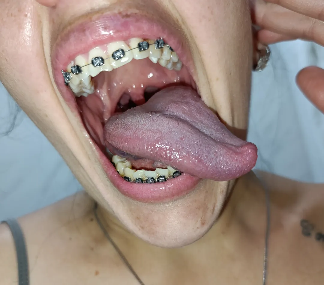 Te imaginas deslizandote por mi lengua ? 
