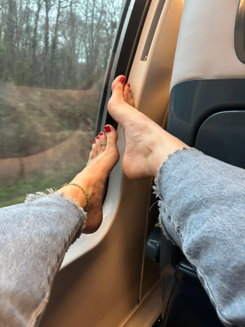 What would you do if you saw my bare feet on the train like this ? 