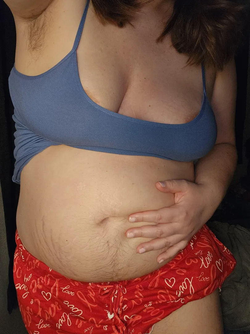 Would getting weekly pics of me brighten your day.?