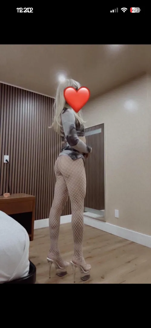 29 [714] S4M looking for fit, attractive , dom man. Please do not be boring, be clean, don’t be weird