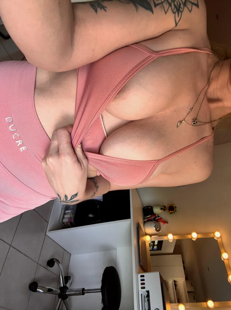 36F Voici ma candidature pour être votre pute personnelle