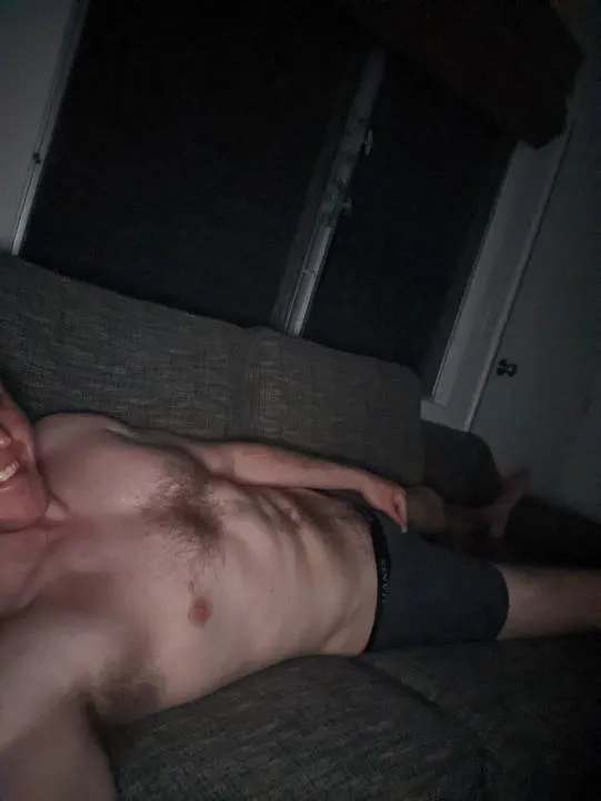 36[M4F or MF] Windward side - looking for a fun single woman or couple