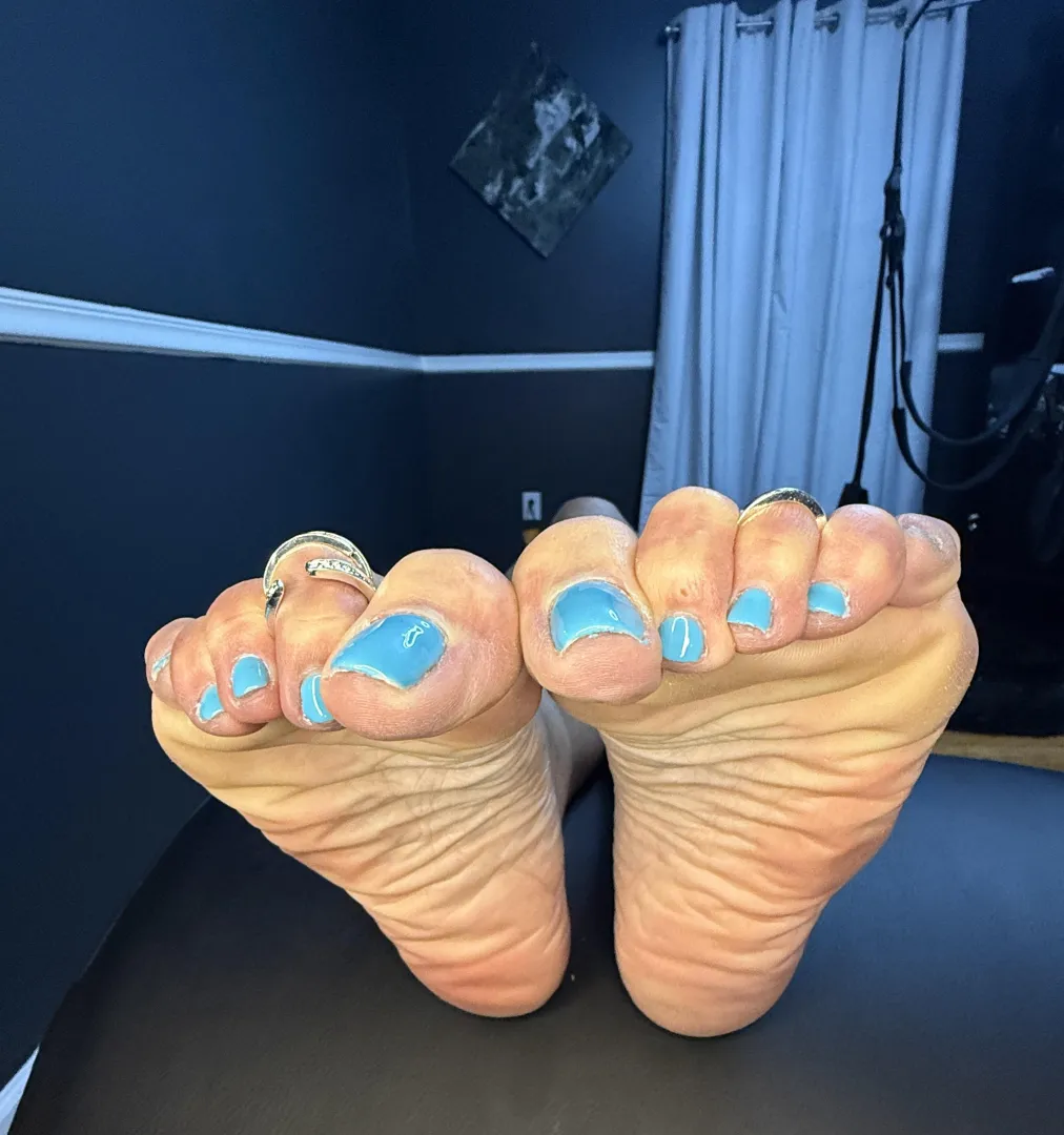 Are you more of a toes or soles kinda guy?