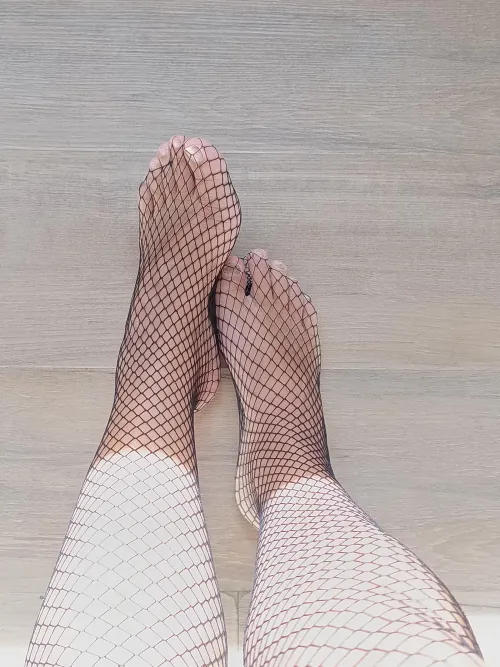 Be honest... Would you be brave enoght to ask me to take these socks off and let you admire my feet?